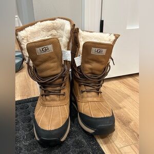 UGG Adirondack Tan and Black Winter Boots (short)